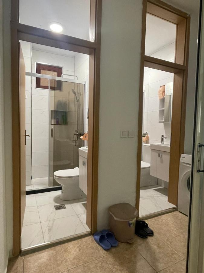 Huge Apartment With A Garden In The City Center Priștina Exterior foto